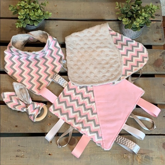Baby Gift Set~Blanket, Burp Cloth, Bib & Teether - Picture 1 of 5